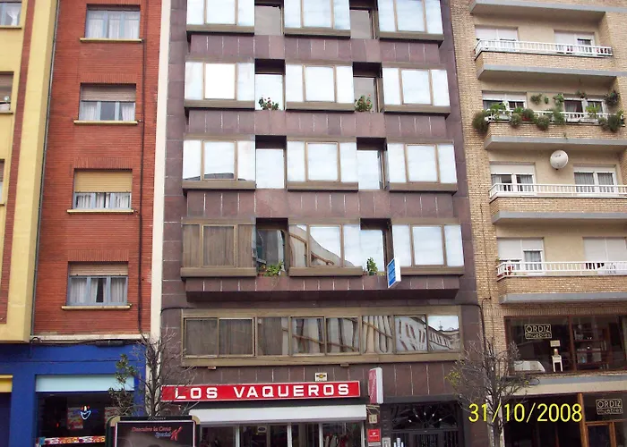 Álvarez